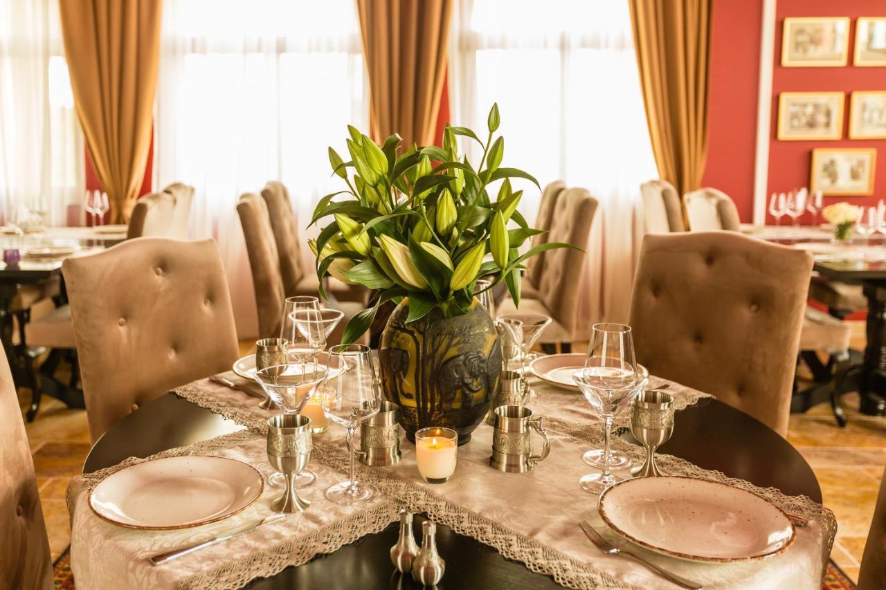 Country Spa Retreat Snagov Exteriér fotografie Restaurant in Belgrade