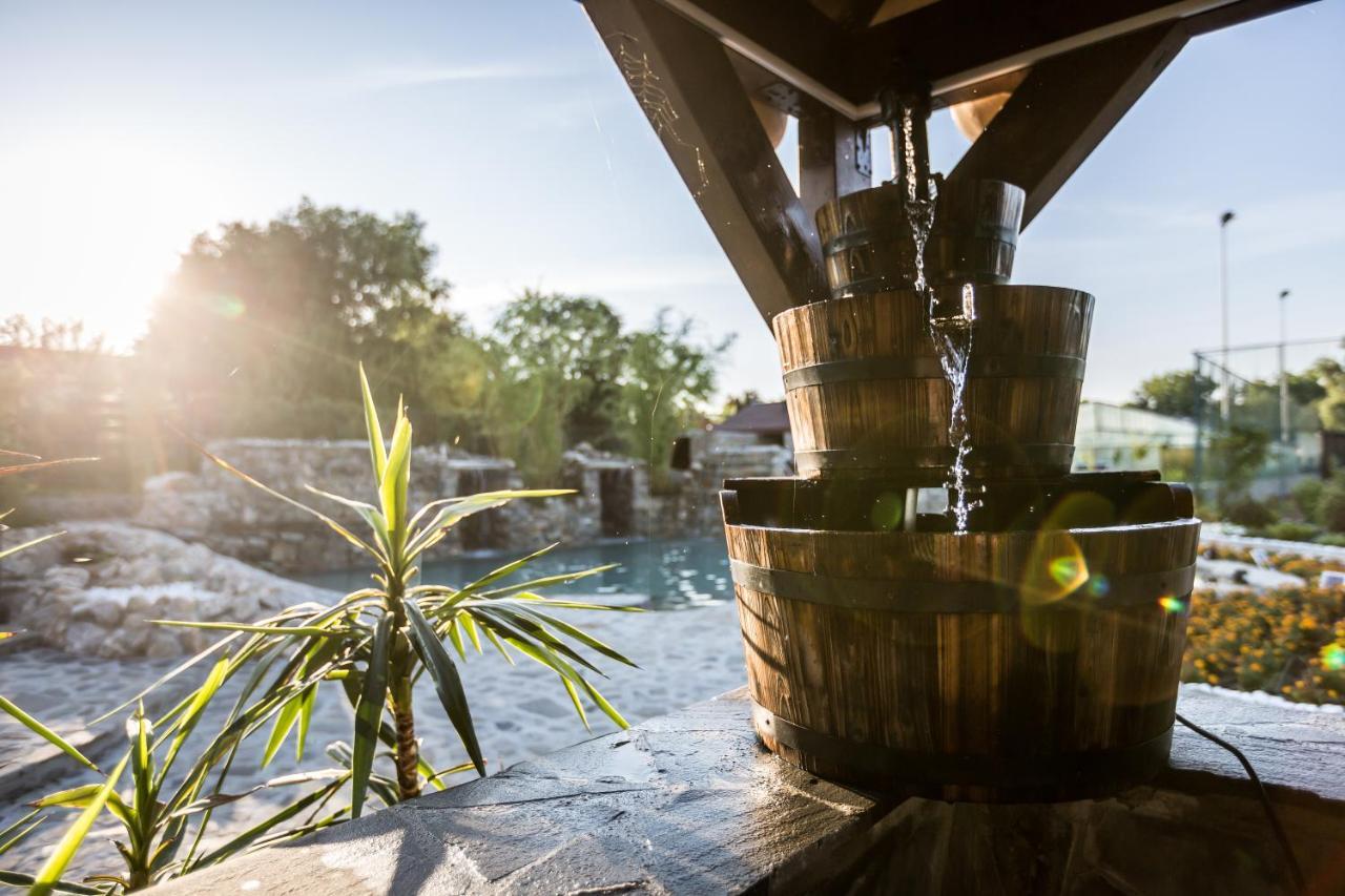 Country Spa Retreat Snagov Exteriér fotografie The Noria de los Tres Caños