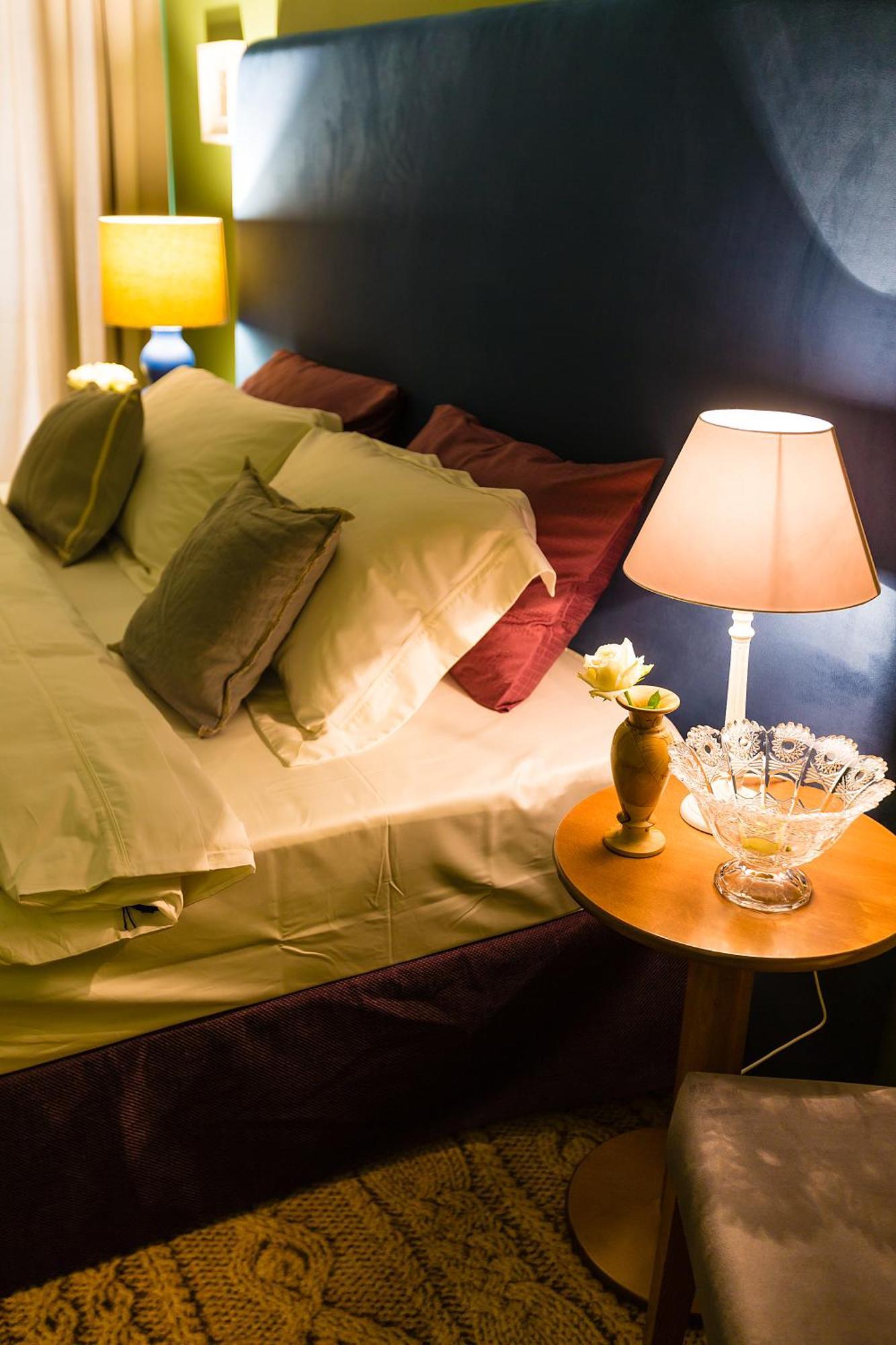 Country Spa Retreat Snagov Exteriér fotografie A bed with cushions