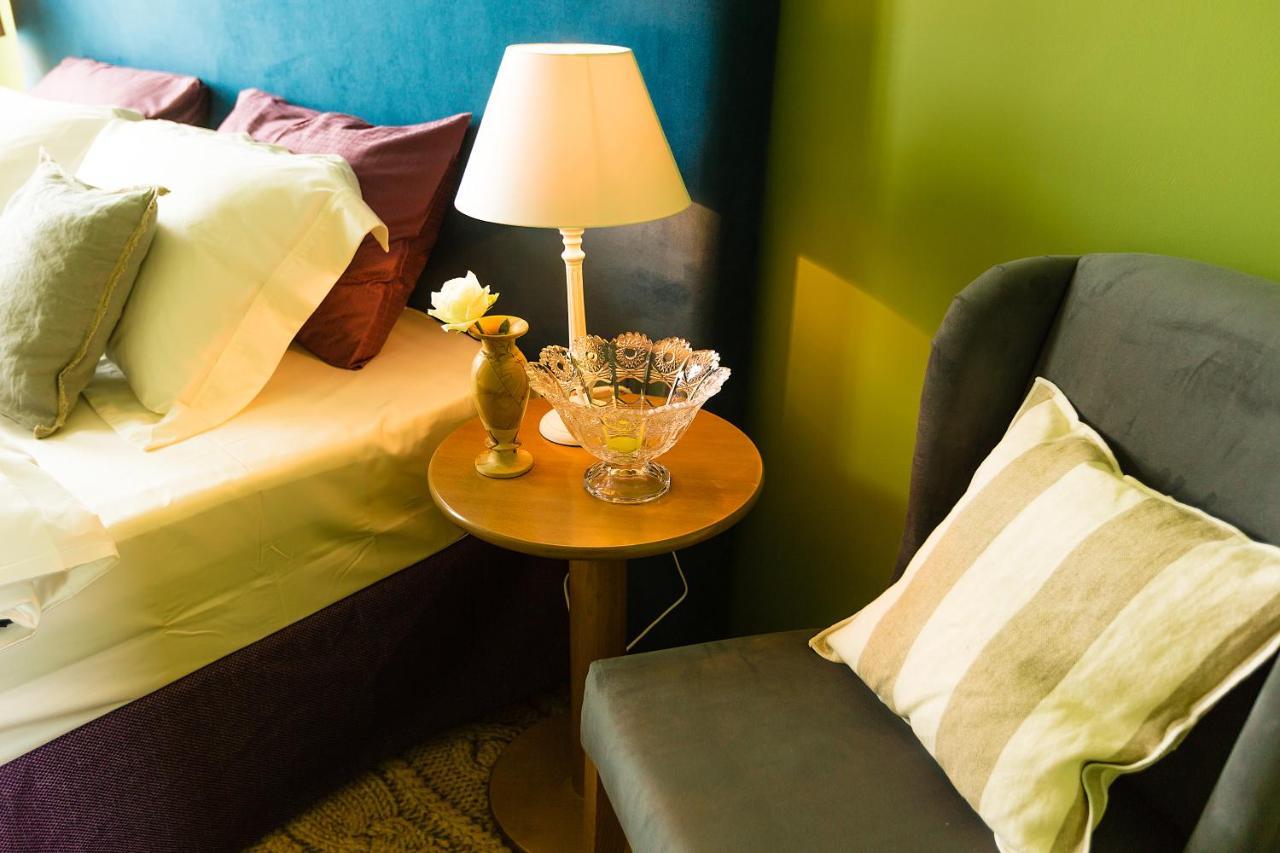 Country Spa Retreat Snagov Exteriér fotografie A lampshade